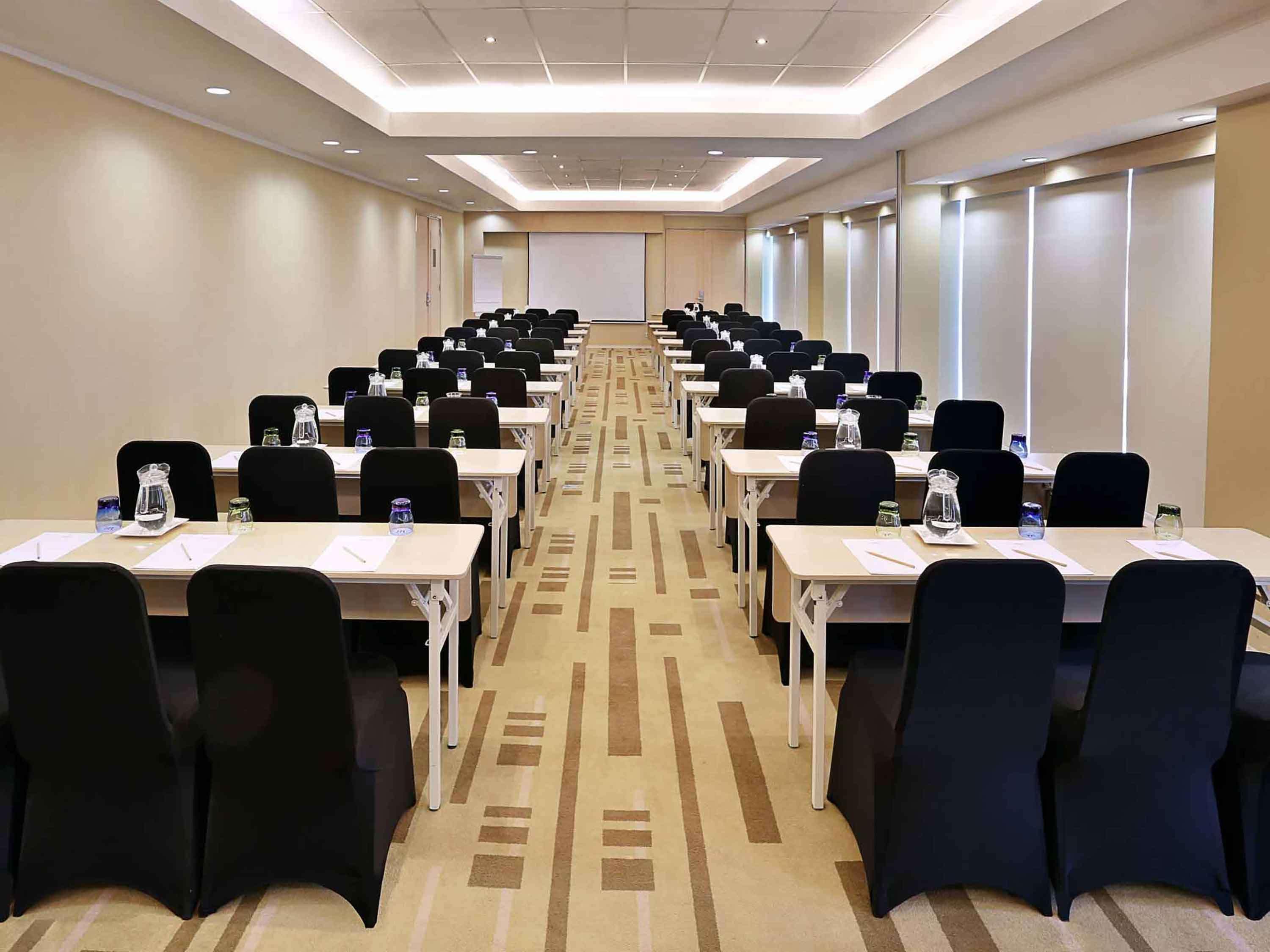 Mercure Jakarta Simatupang Esterno foto