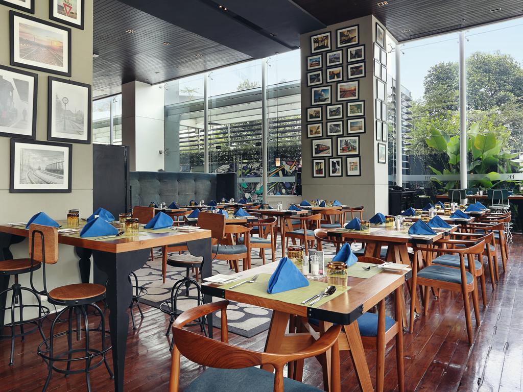 Mercure Jakarta Simatupang Esterno foto